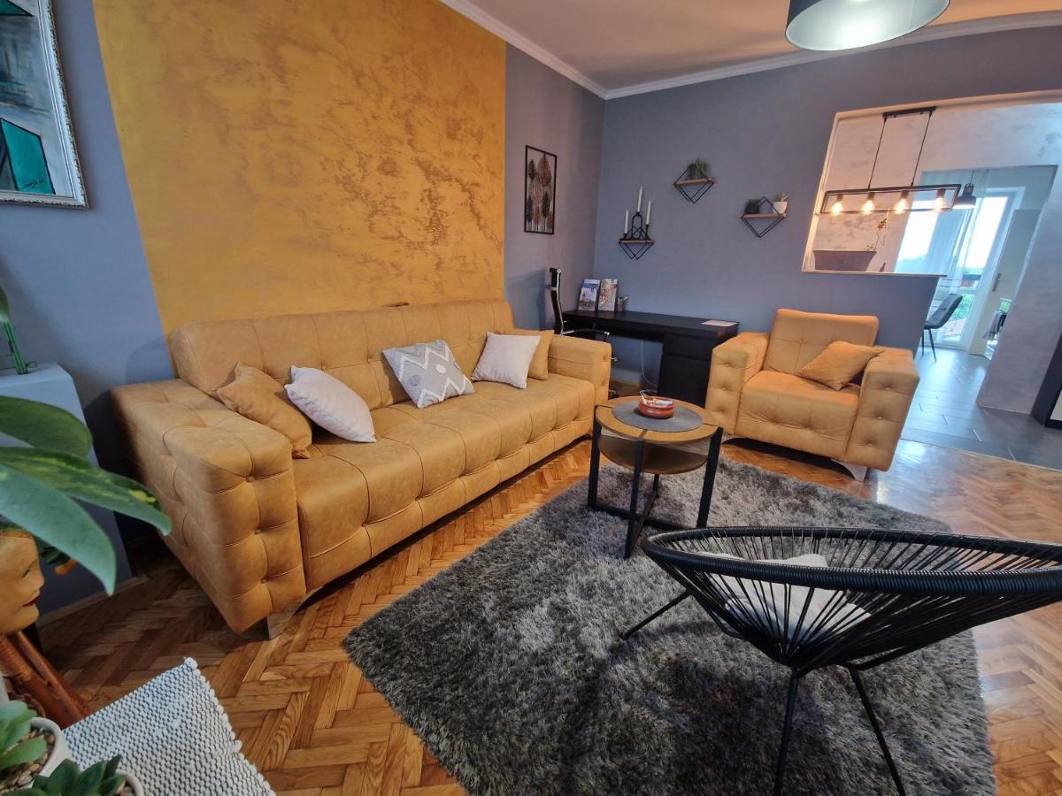 Aparmani Djuric Apartment Subotica Bagian luar foto