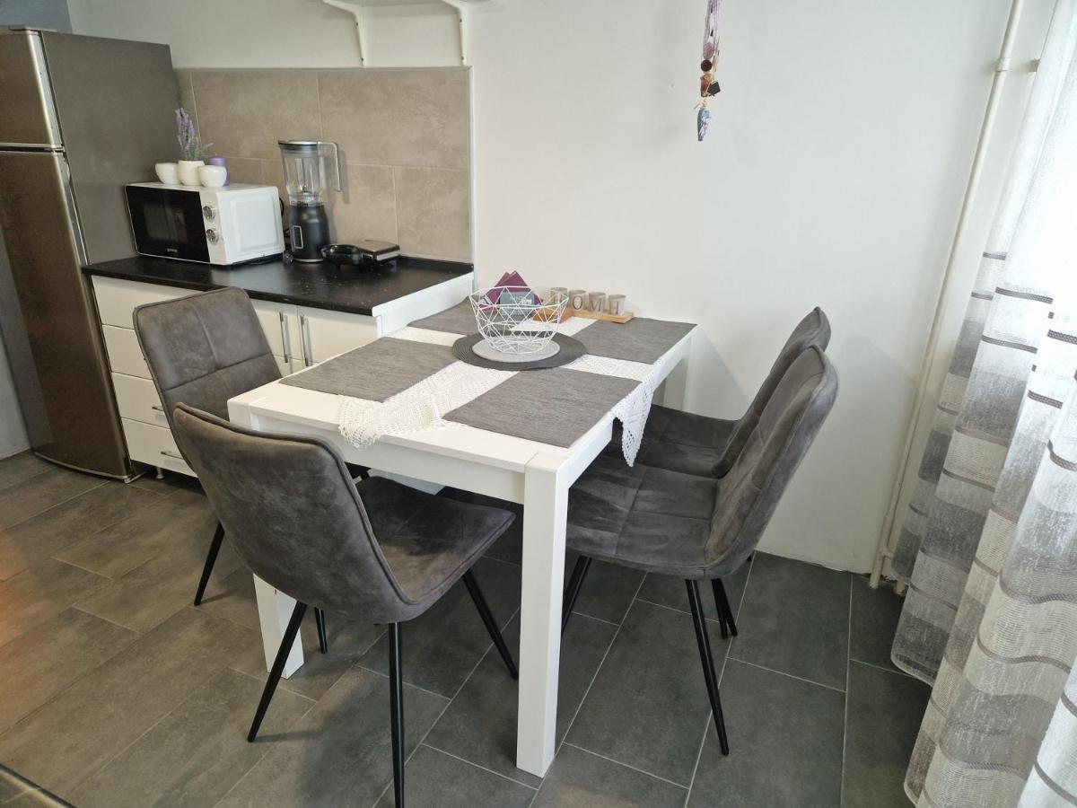 Aparmani Djuric Apartment Subotica Bagian luar foto
